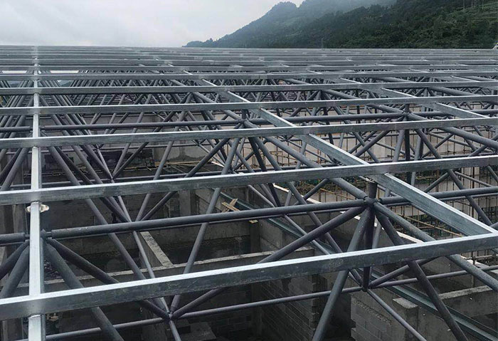 六盘水仁怀冠英学校艺体楼网架